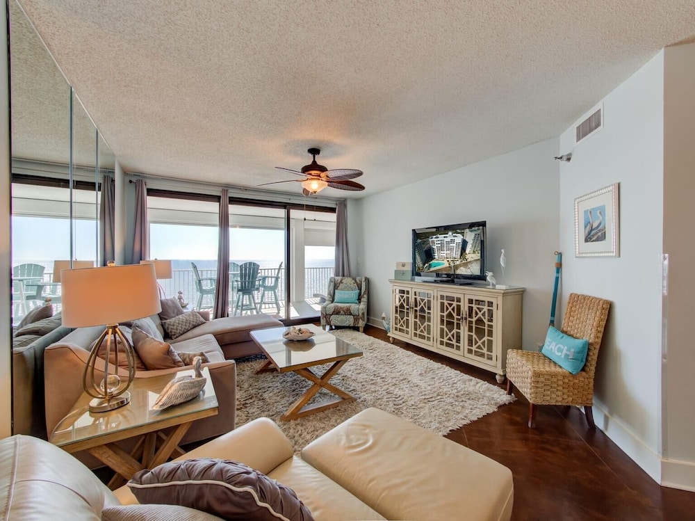 Pelican Pointe 1505