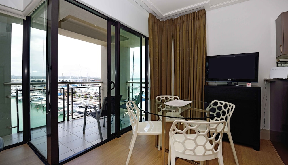 Pelicanstay at Auckland Viaduct Harbour