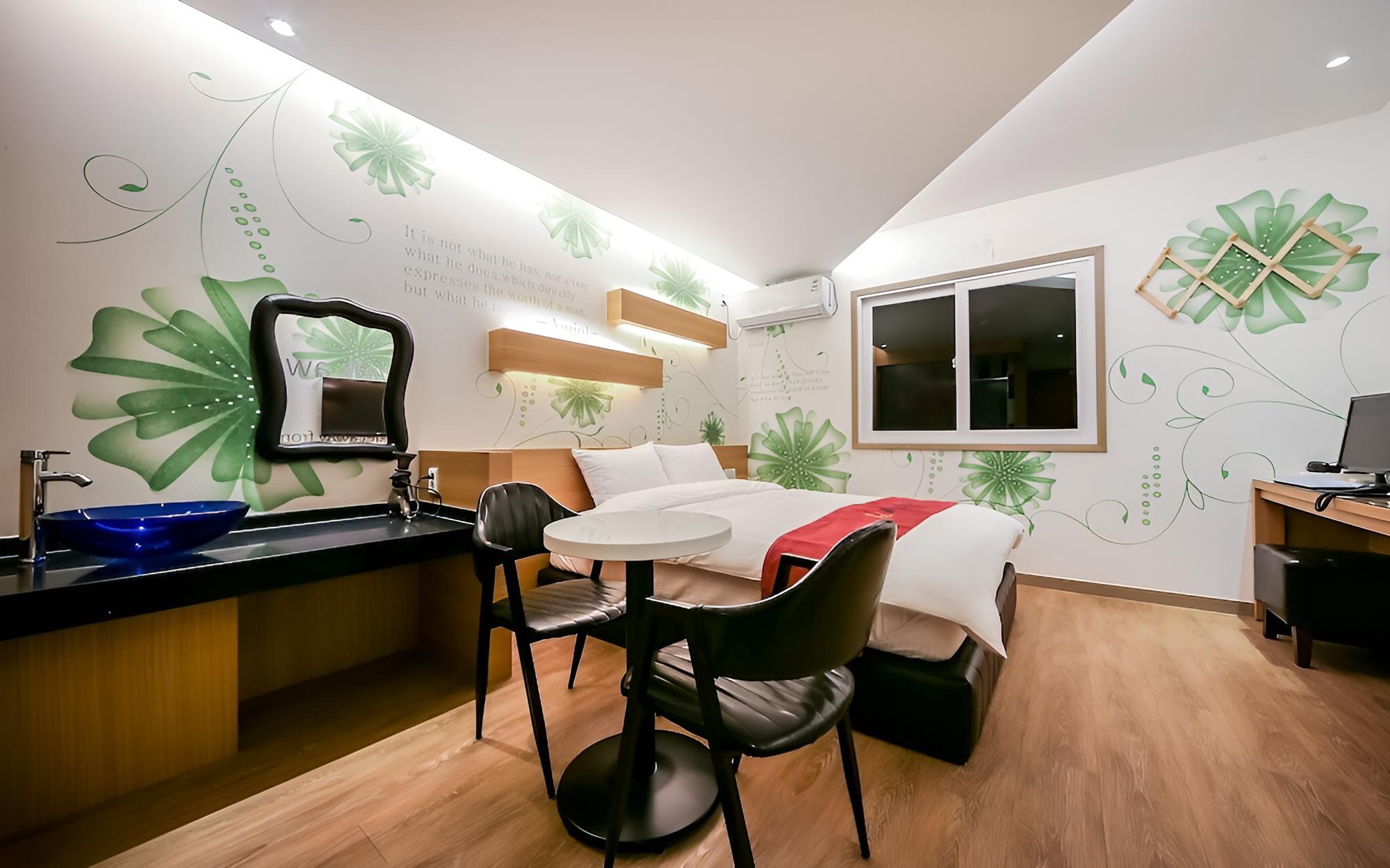 Chilgok Q Motel view 2