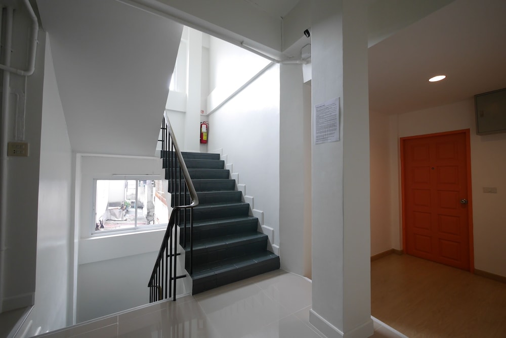 Lee Home Bangkok