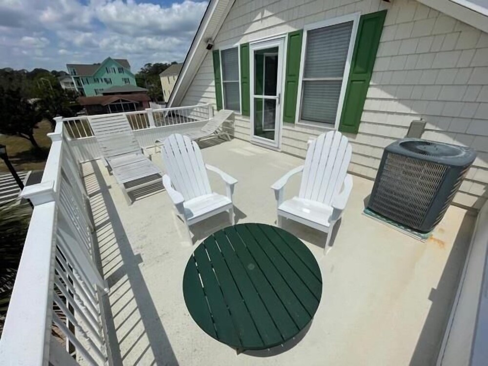 The Ocean House 6 Bedroom Home by RedAwning