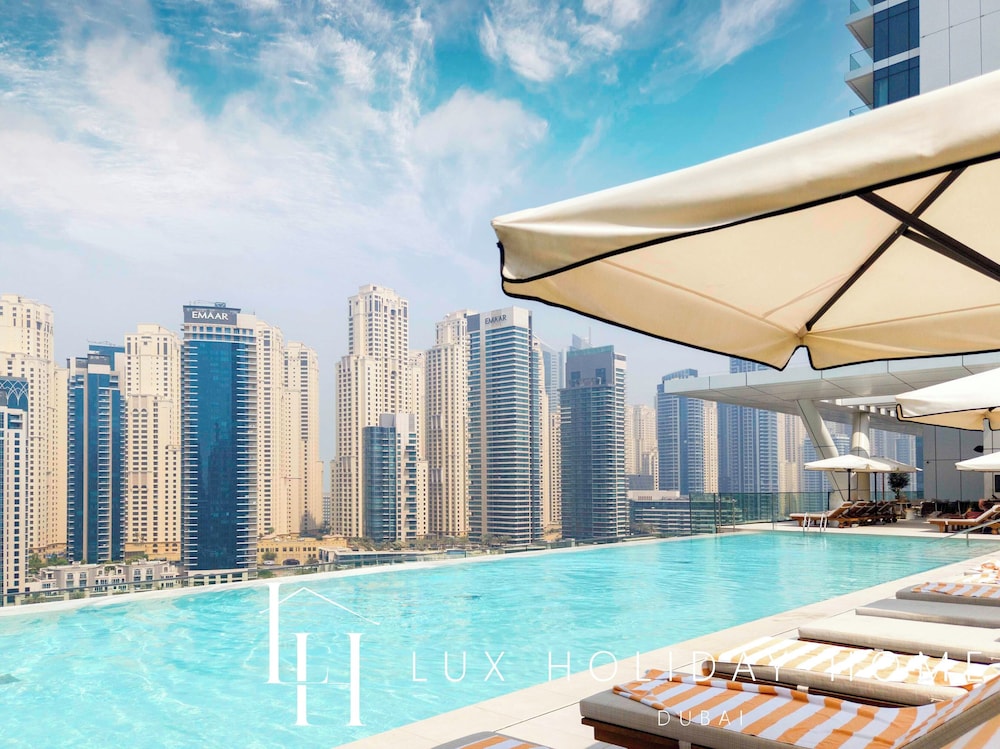 LUX The Vida Marina Residence