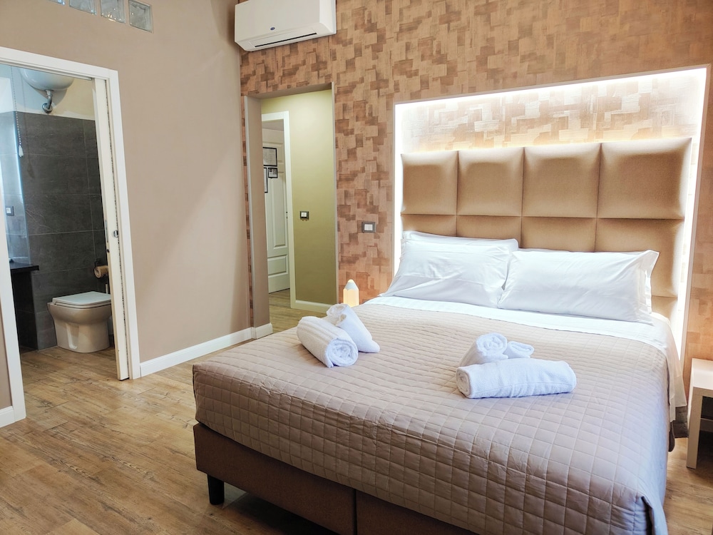 Nicole Suite