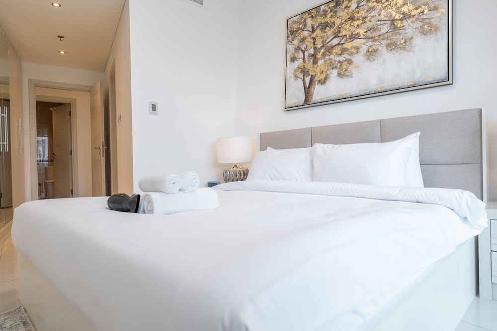 Marina Views and a 3 Bedroom Apartment in Dubai Marina
