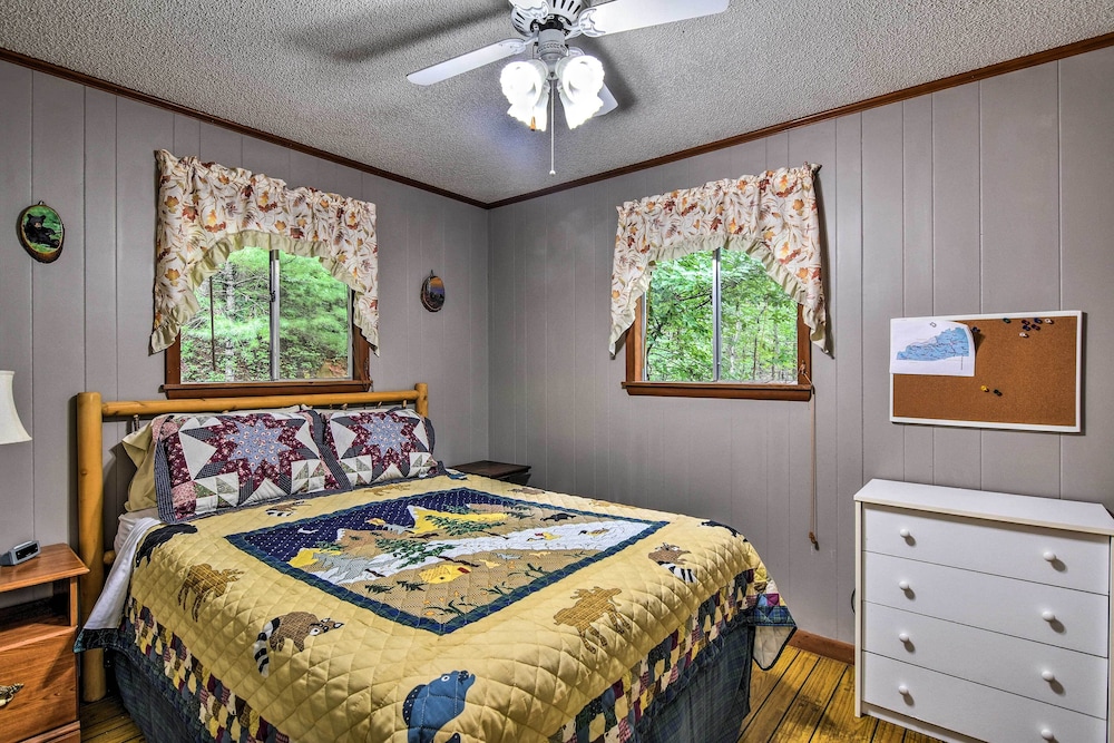 Robbinsville Cabin w/ Deck: 3 Mi to Fontana Lake! view 2