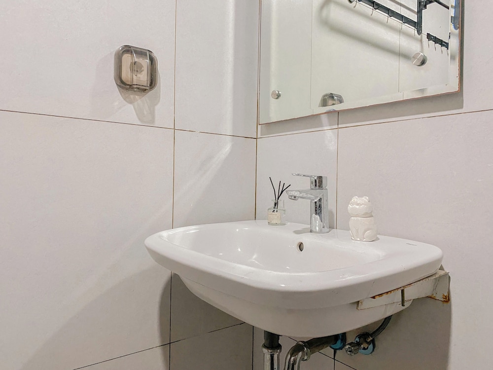 Modern Style Studio At Apartment Lrt City Bekasi