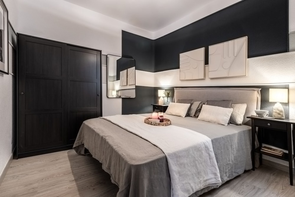 Zambrano - 4 Bedrooms and Office in Trafalgar