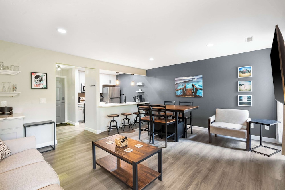 Top Notch Condo for 6