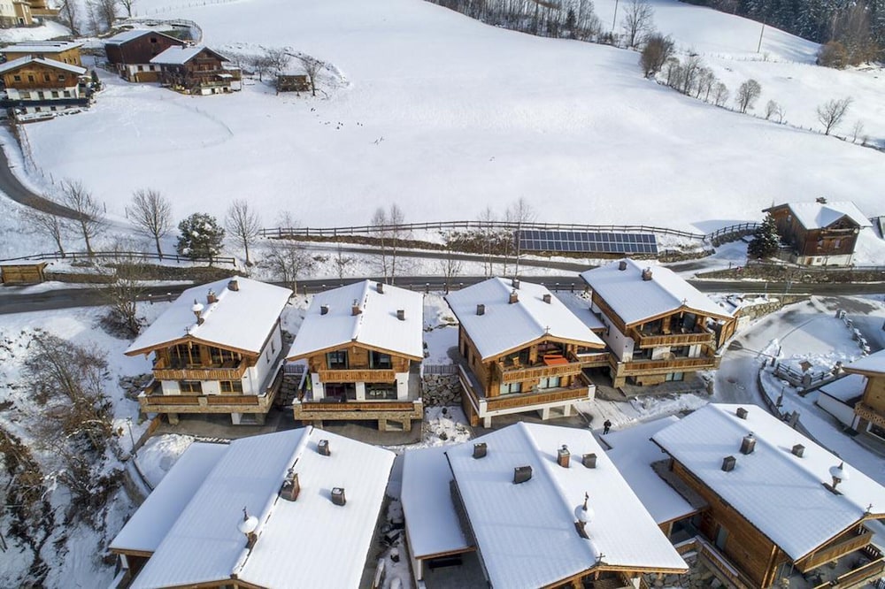 Chalet With Shared Swimming Pool
