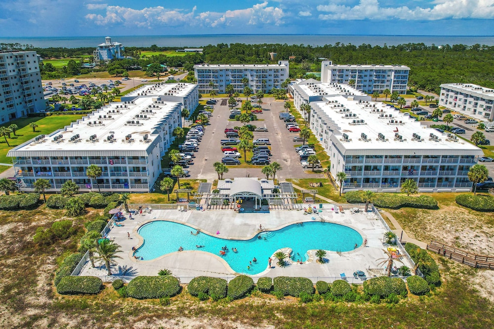 Beachfront Abode w/ Pool Access in Gulf Shores!