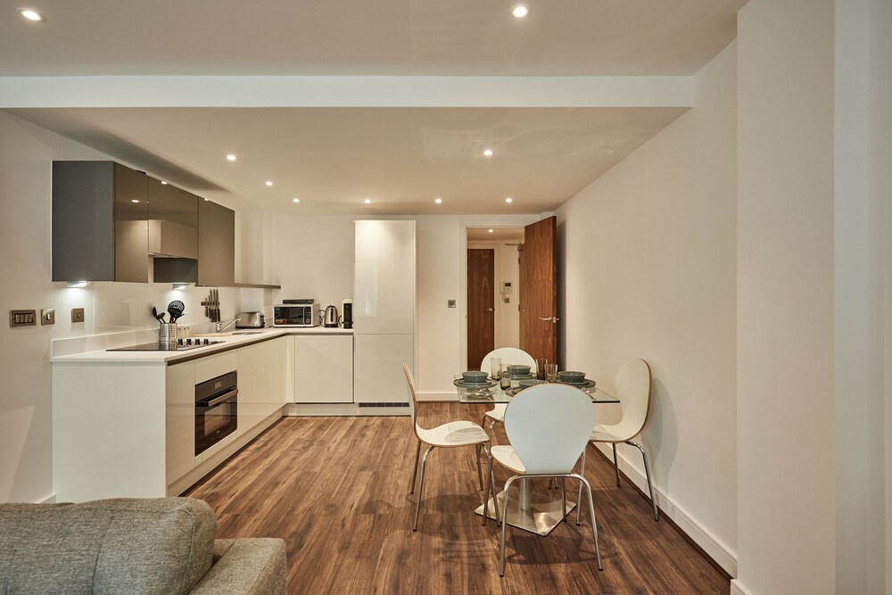 Jewellery Quarter Suites - Luxury Apartments view 5