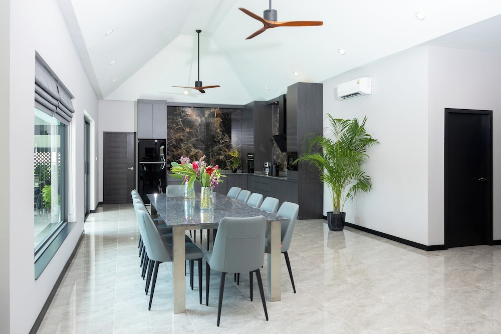 Villa Waree minutes to City and Beach
