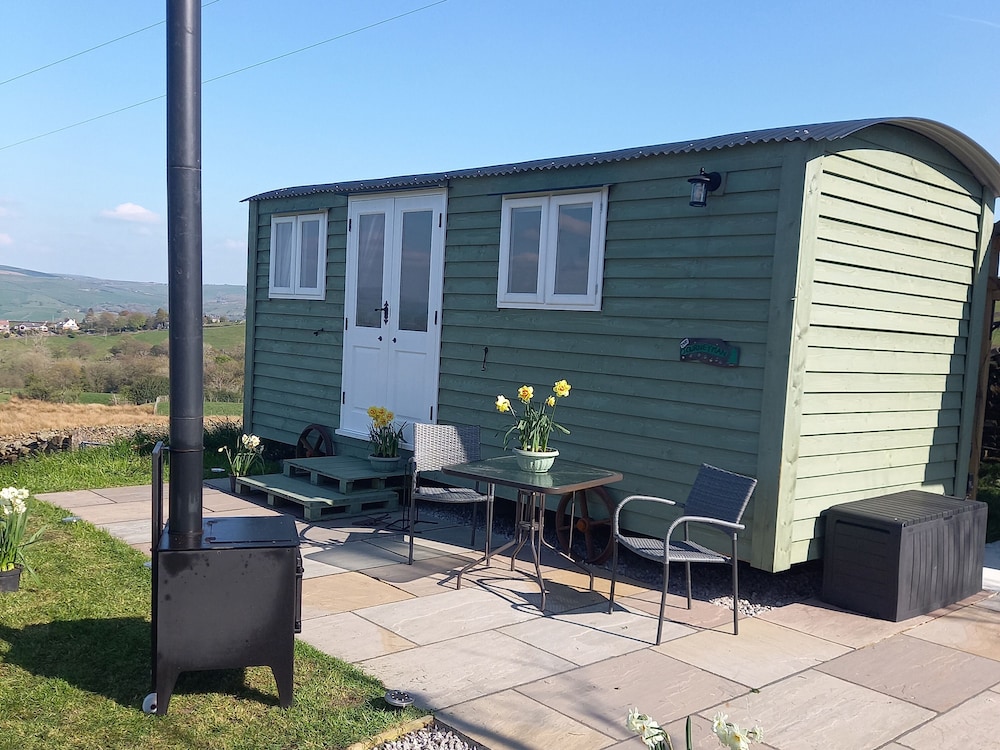 The Journeyman Luxury Shepherds Hut
