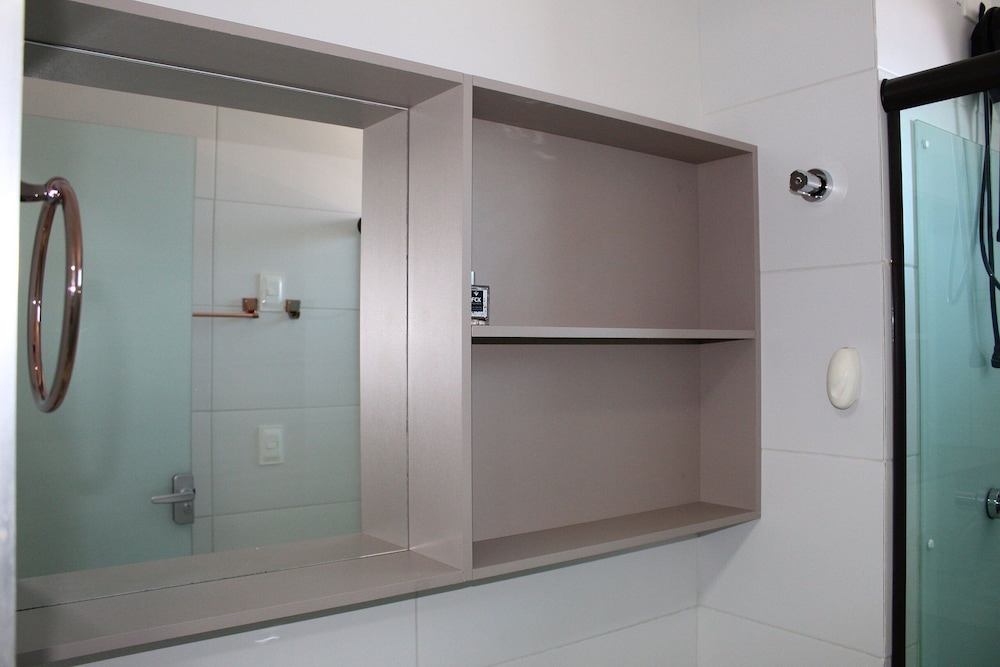 Compact Flat Tambau