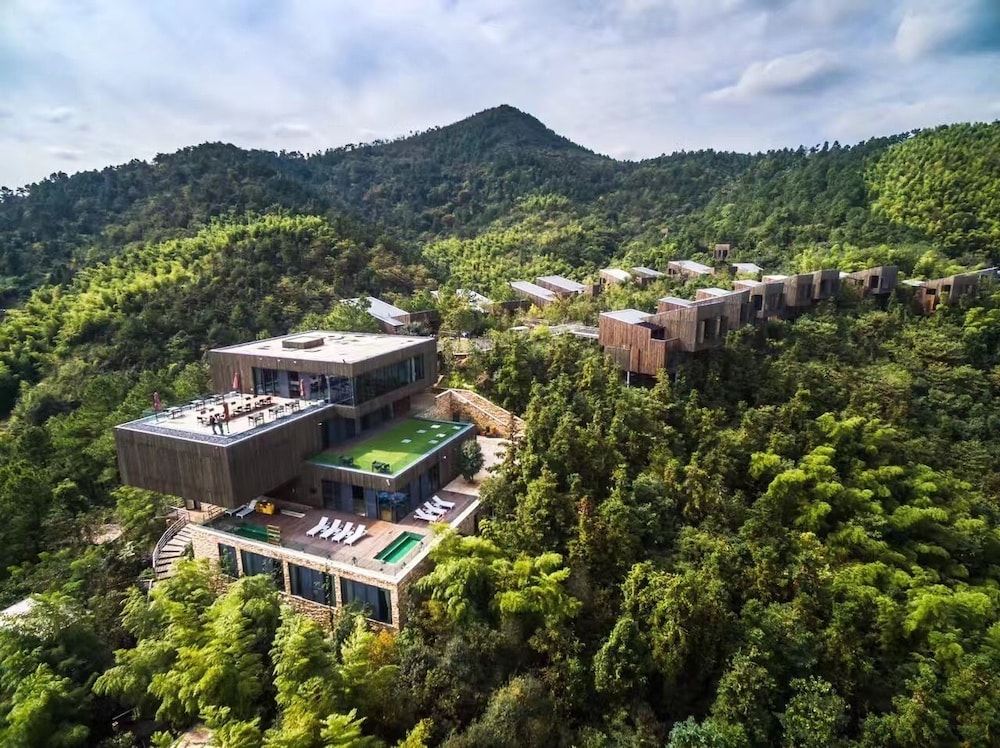 Meijie Mountain Hotspring Resort