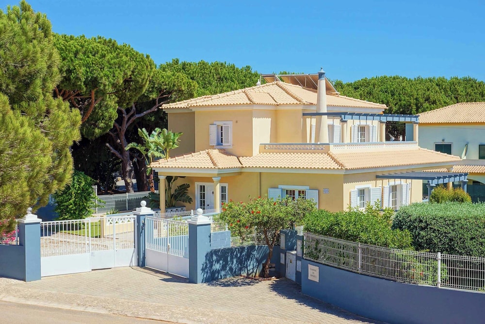 Villa Caly