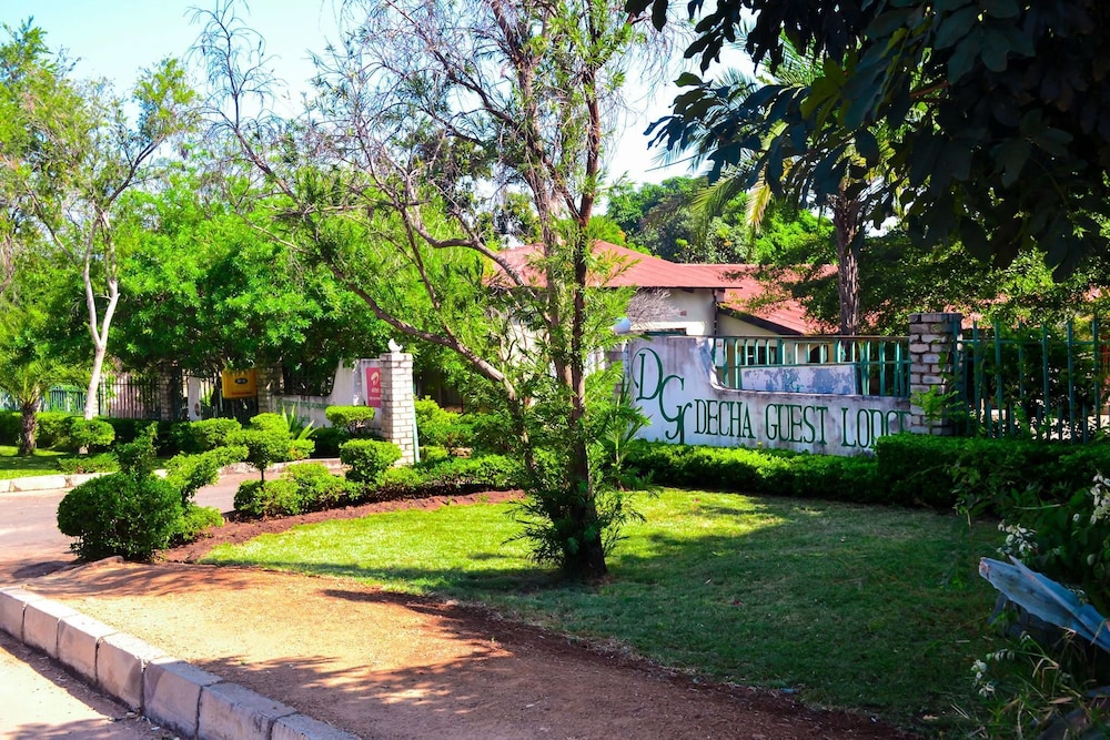 Decha Guest Lodge