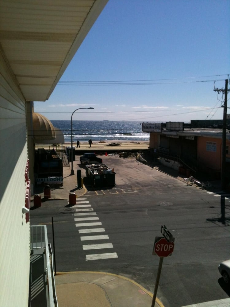 Surfside Motel