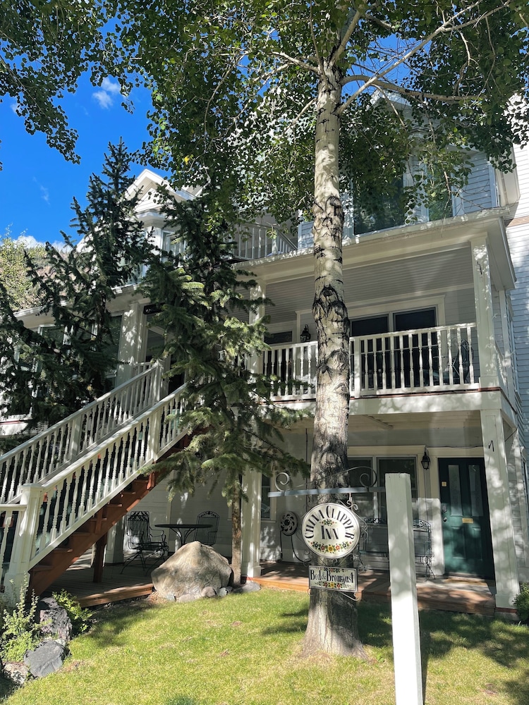 Hotel China Clipper Inn - Image 1