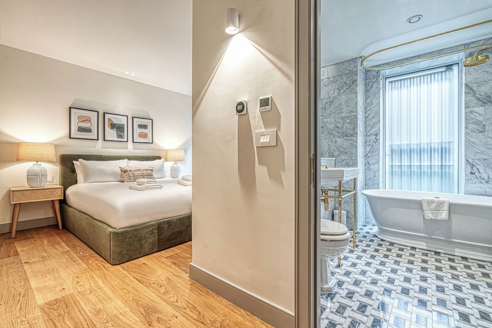 Luxury flats near Big Ben and London Eye