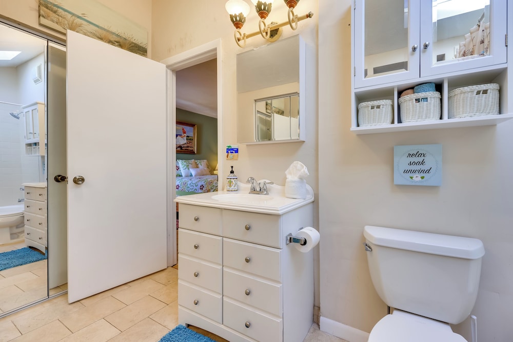Serene St Augustine Townhome: Walk to Beach!