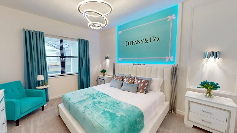 8 Bedroom Themed Rooms Huge Games Room Pool Spa