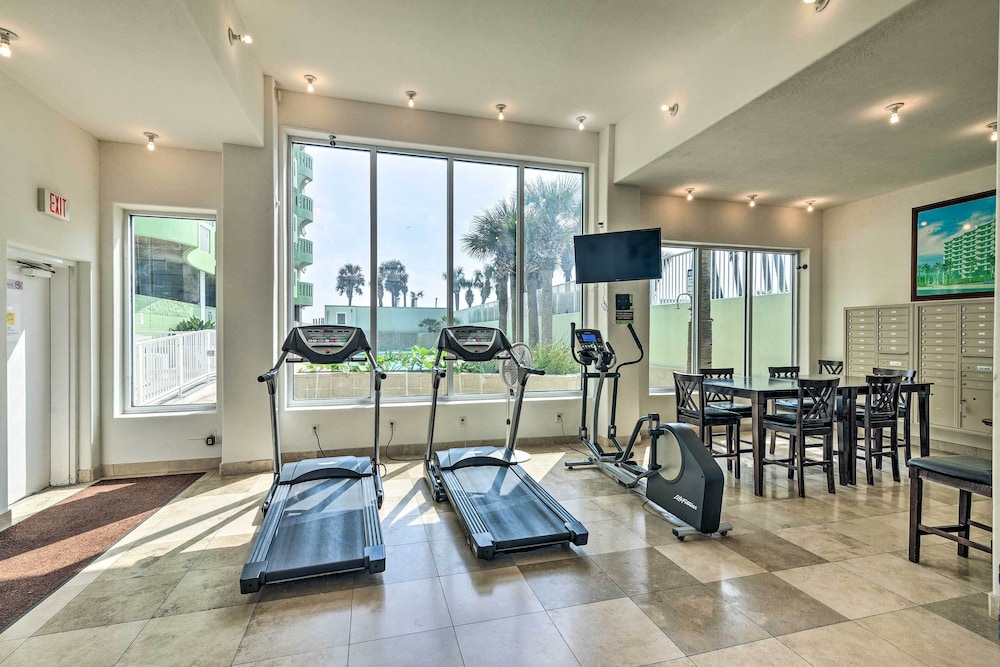 Walk to Galveston Beach: Family Condo w/ Pool