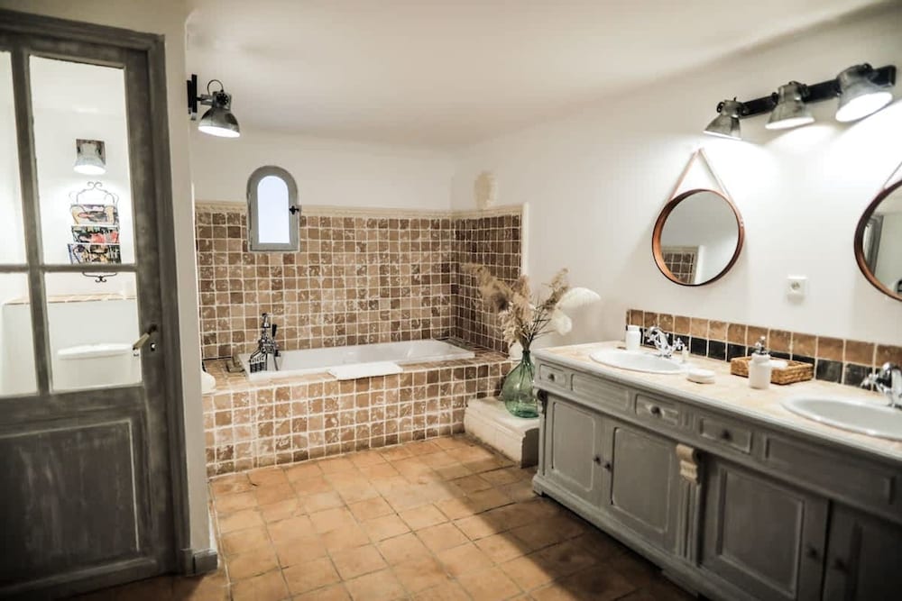 Charming Mas Provencal With Swimming Pool