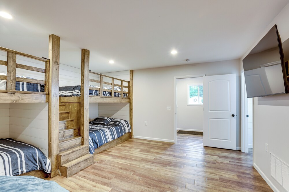 Fisher's Paradise: Lakefront Cottage in Baldwin!