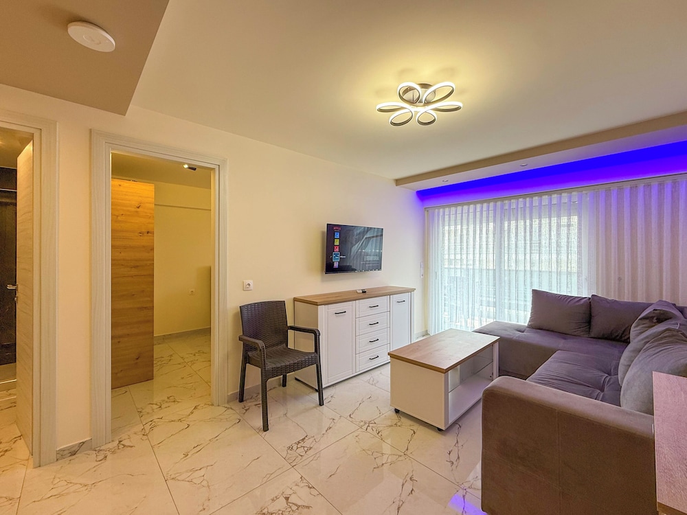 Blue Star Suites by SDR