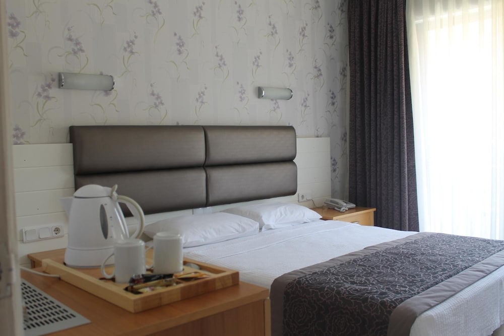 Ida Hotel - Image 35