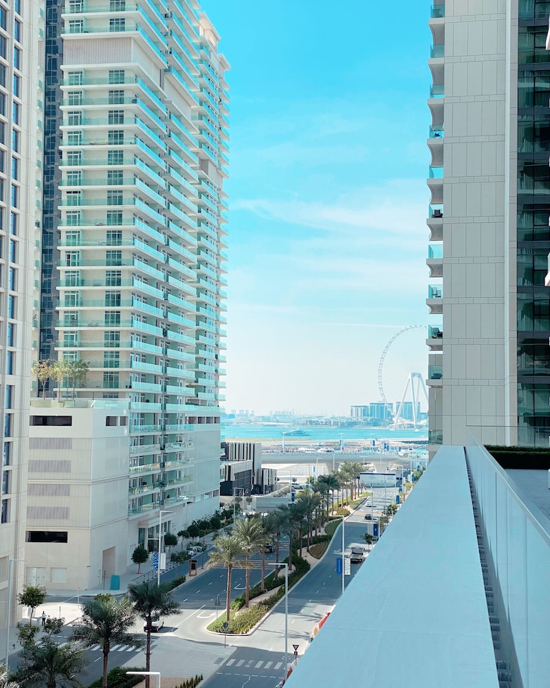YOUR STAY Apartments Luxury Beachfront Living