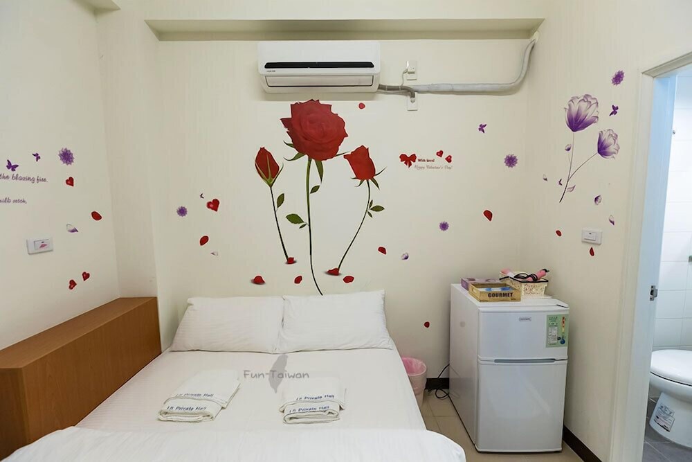 18 Private Hall