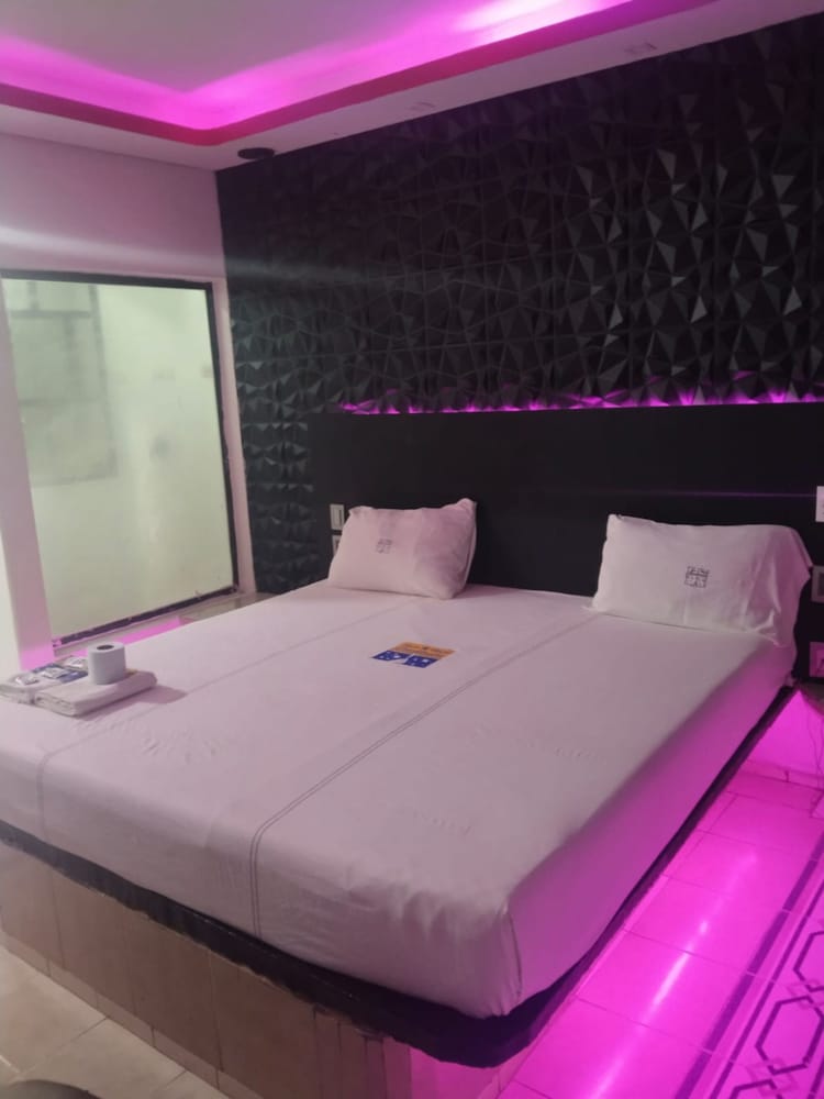 AUTO HOTEL CONSTELACION