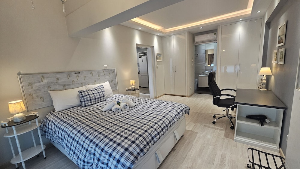 116 NIC 302b - Stay Armonia Central Suite