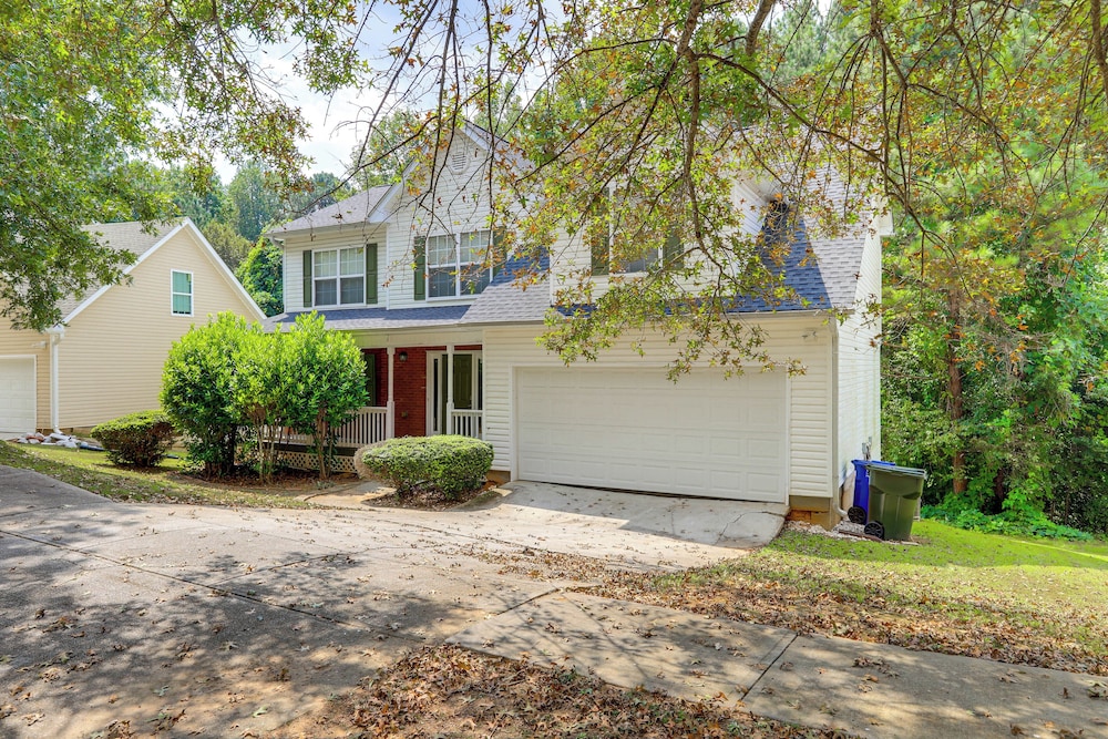 Pet-friendly Home w/ Pool Access in Snellville!