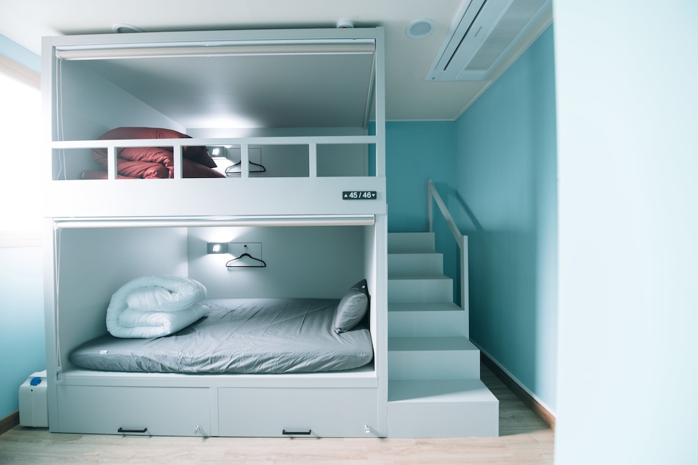 Midtown Hostel
