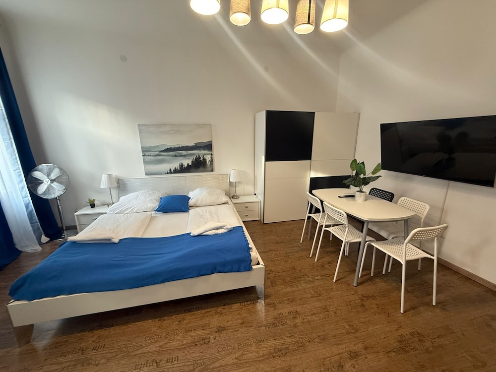 Smart 2BR Apt 10 Min from Westbahnhof
