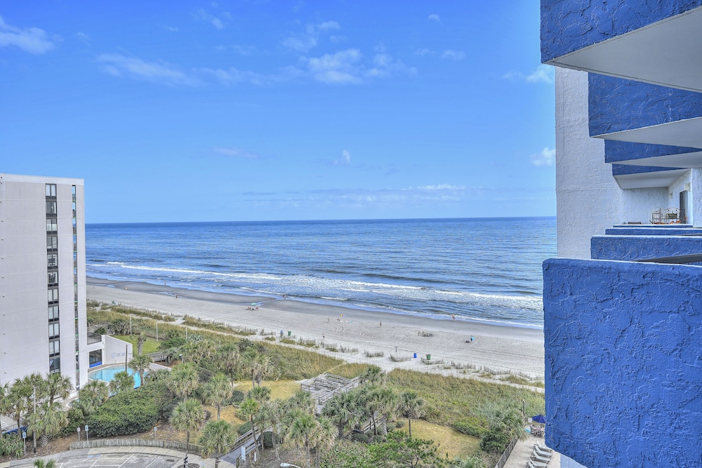 Bluewater Resort by Elliott Beach Rentals