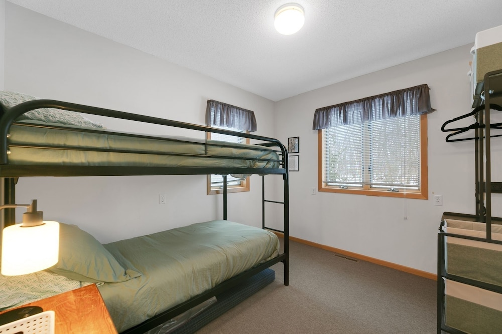 Spacious 8-BR Leech Lake Retreat w/ Game Room