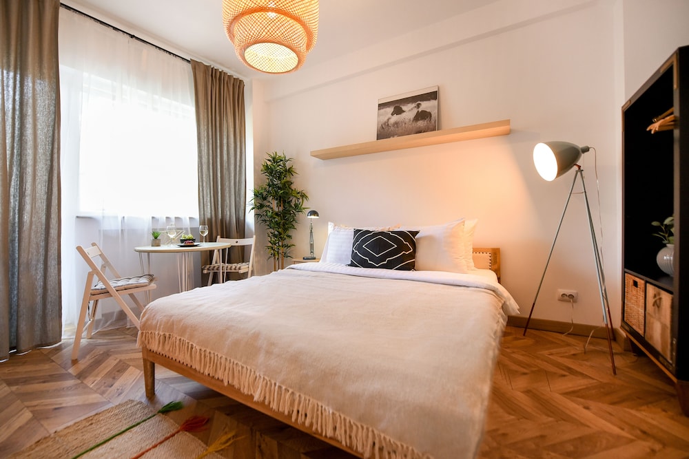 Homey - Strada Blanari 11 view 2