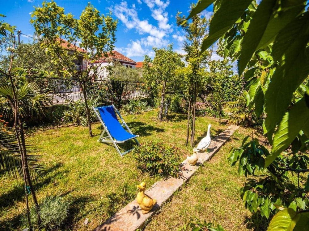 Apartments Amalia - Two Bedroom Apartment With Terrace