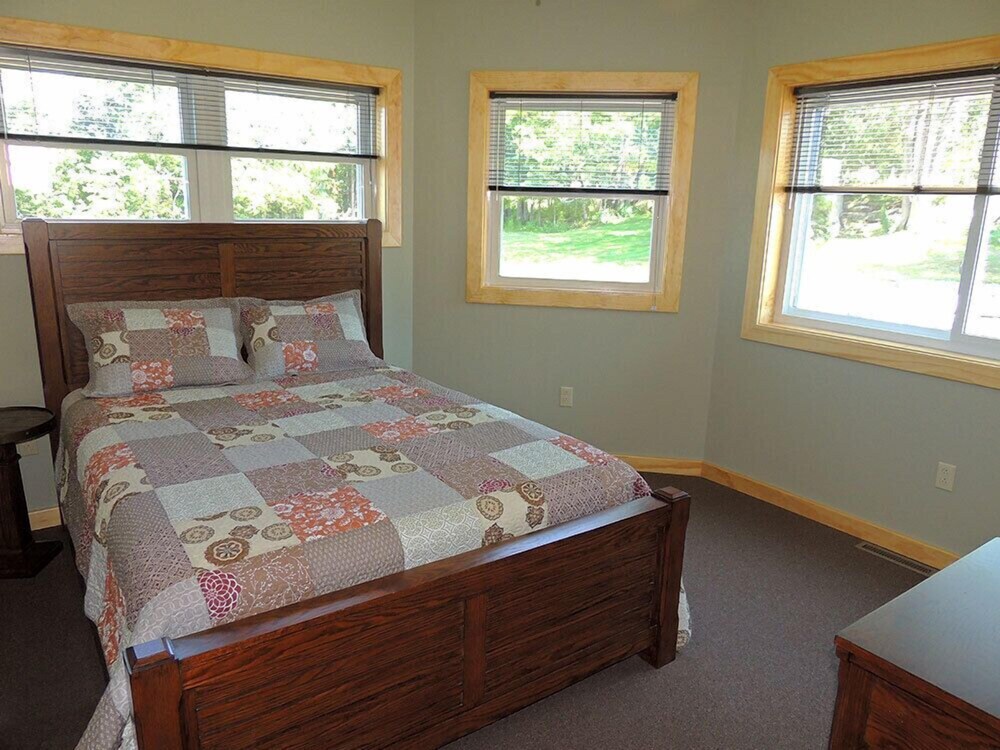 Angel Rock Waterfront Cottages and Vacation Homes