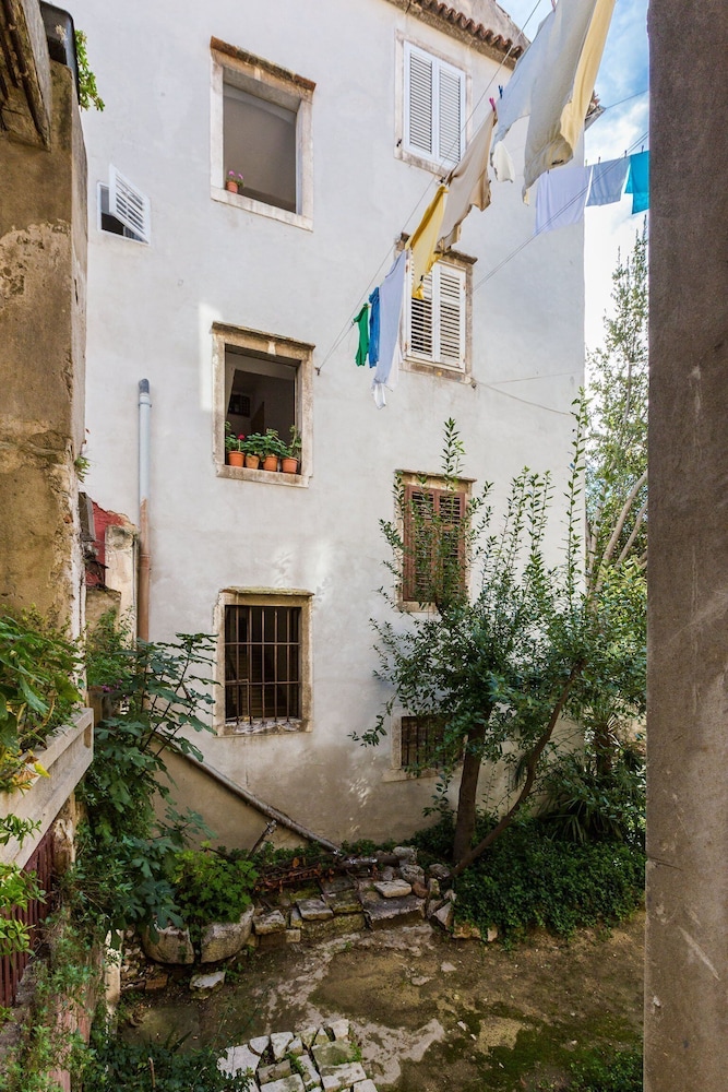 Secret & Stylish Hideaway Apartments Zadar Old Town