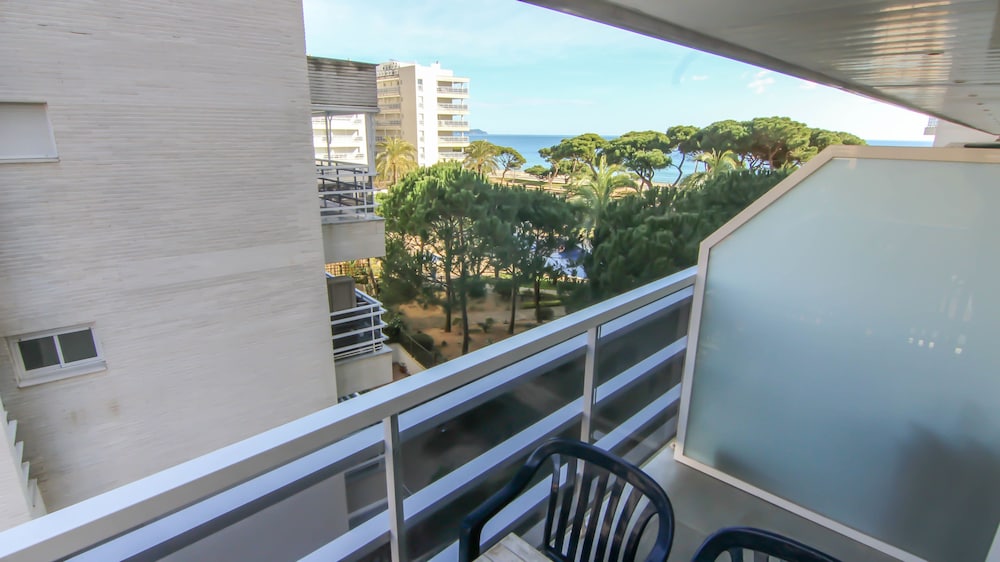 Apartamentos S'abanell Central Park