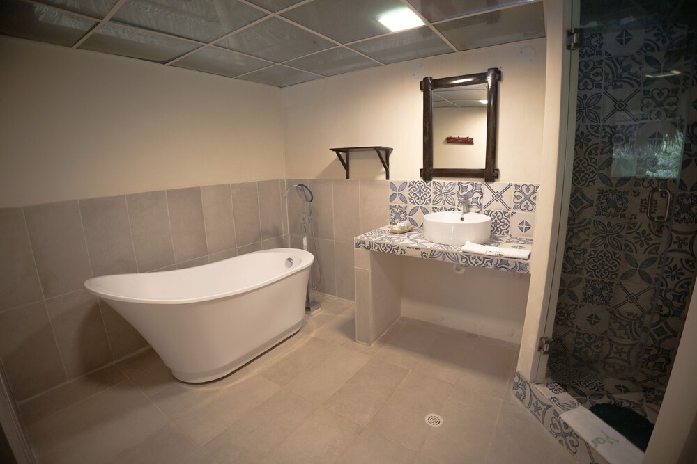 YARINA Eco Lodge