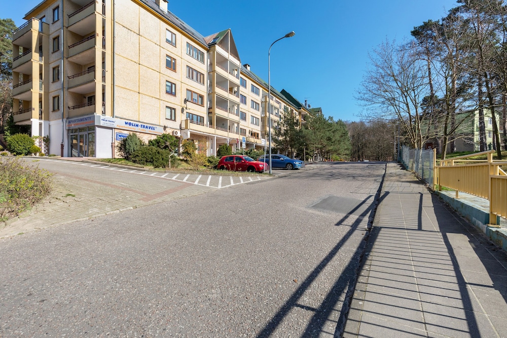 Deluxe Apartments Turystyczna by Renters view 3