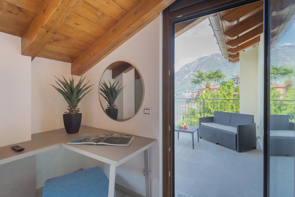 Dream Lake Apartments by Rent all Como