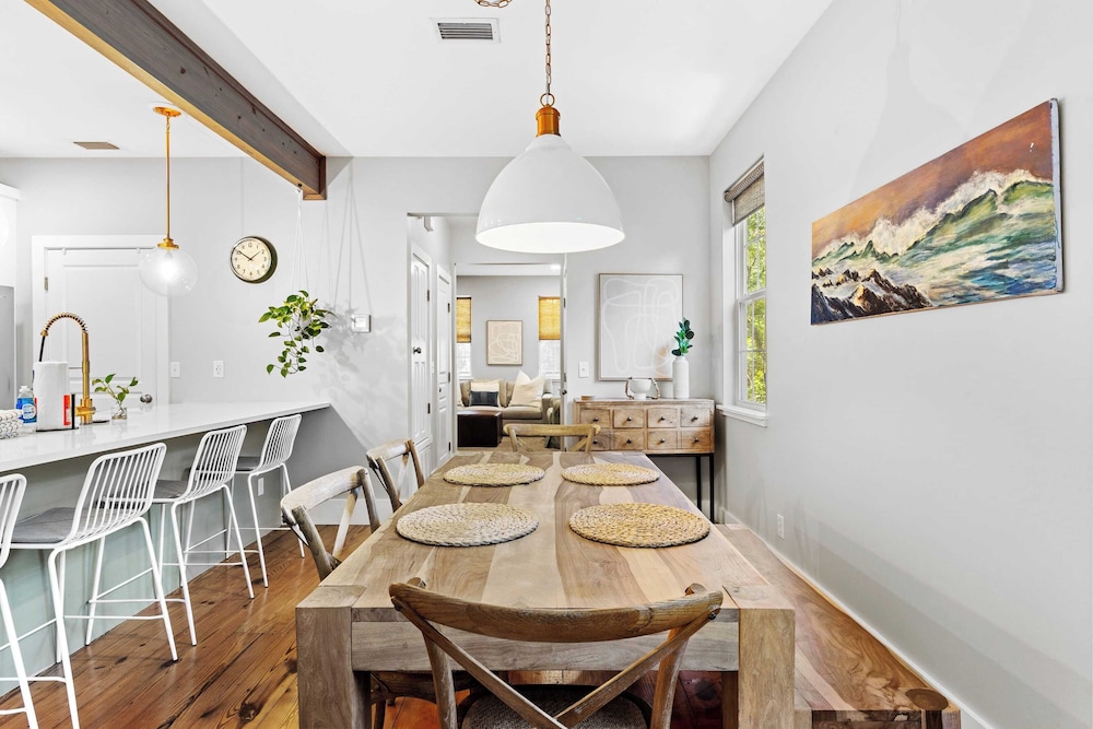 Bayou Bungalow by Avantstay Walk to Boat Ramp & Bay Private Yard