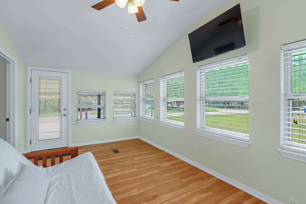 Southern Comfort Texas Hill Country Retreat for 6